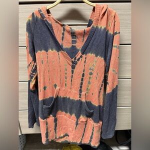 Tie-Dye V-Neck Hoodie